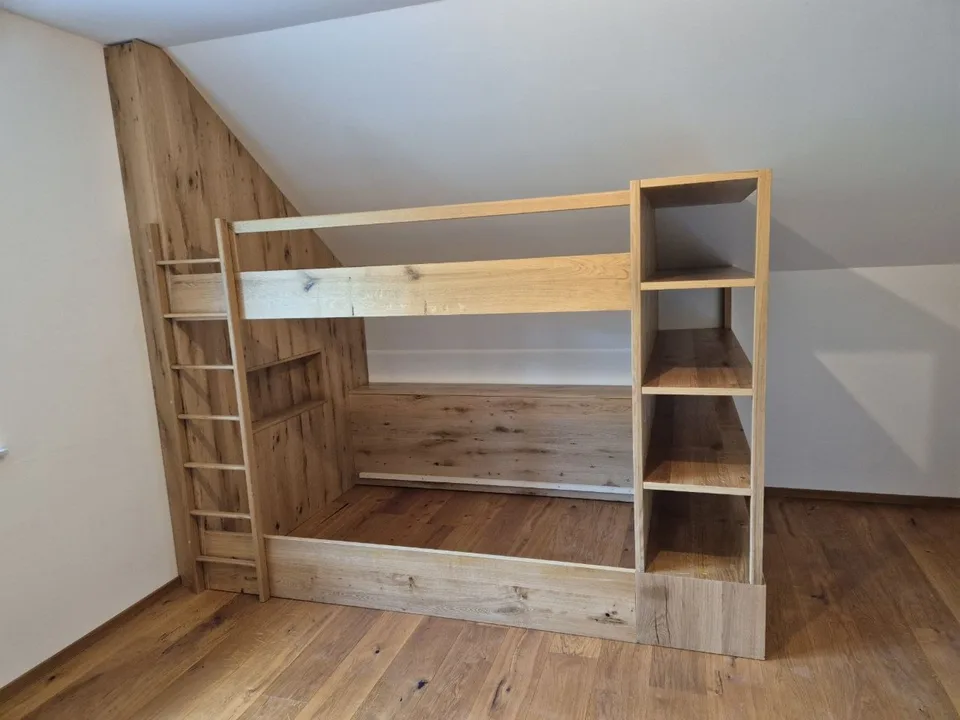 Otroška postelja