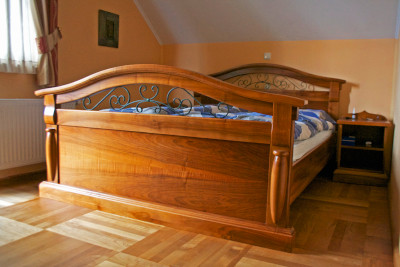Spalnica s pohištvom po meri